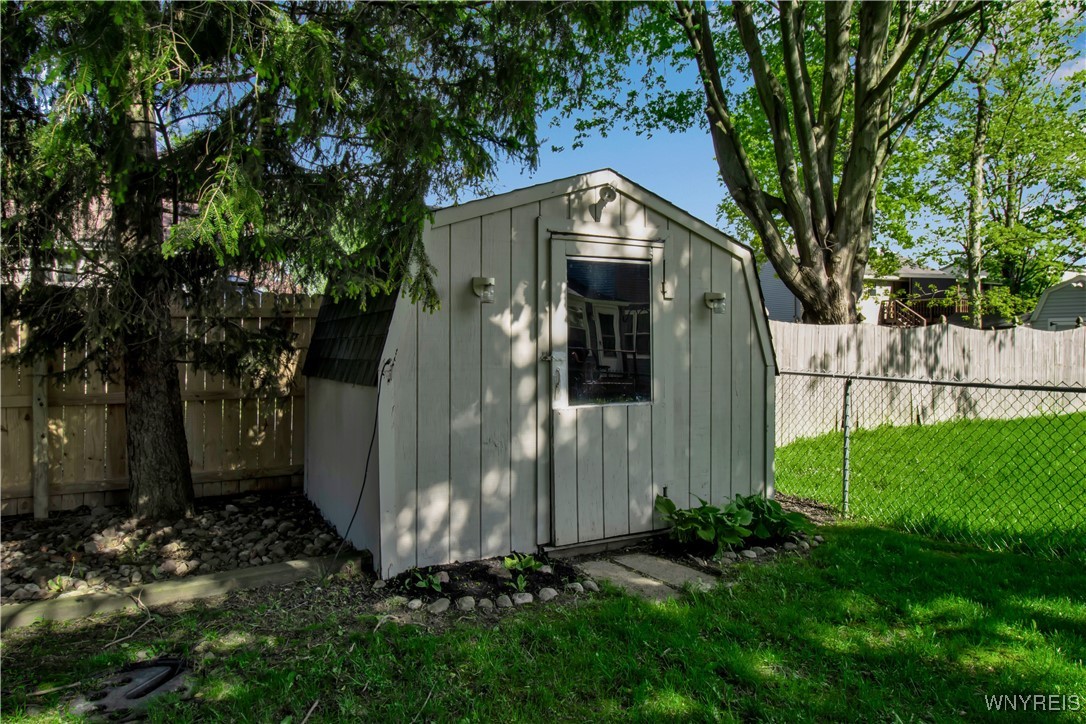 4905 Winterway Lane, Hamburg, New York image 9