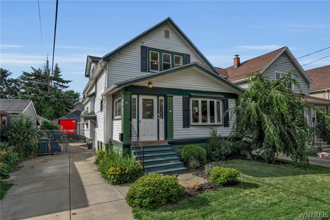 18 Robins Street