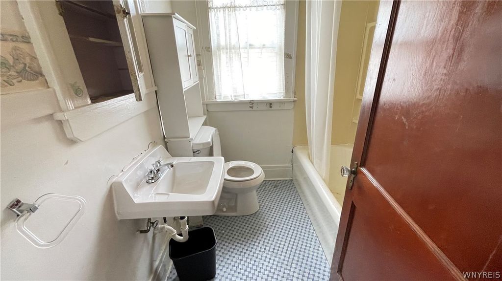 Photo of 2208 Weston Avenue, Niagara Falls, NY 14305 (MLS # B1667096)