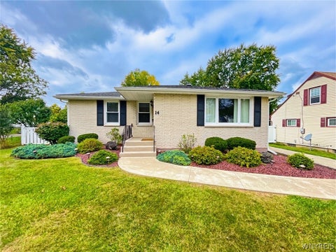 Homes For Sale - 14 Mosher Drive<br/> Tonawanda, NY 14150