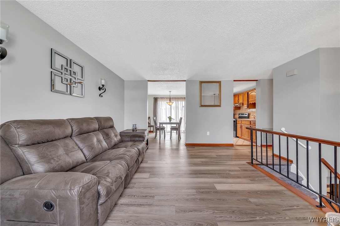 87 E Rouen Drive, Cheektowaga, New York image 10