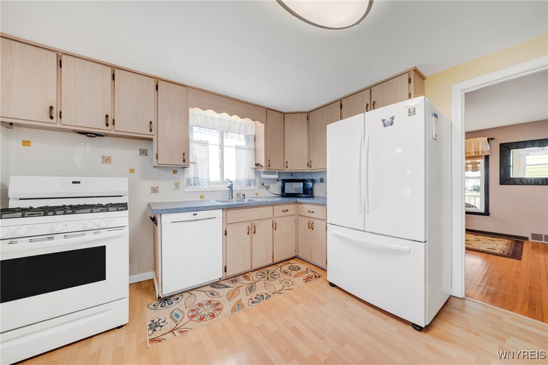 22 Keats Avenue, Tonawanda, New York image 10