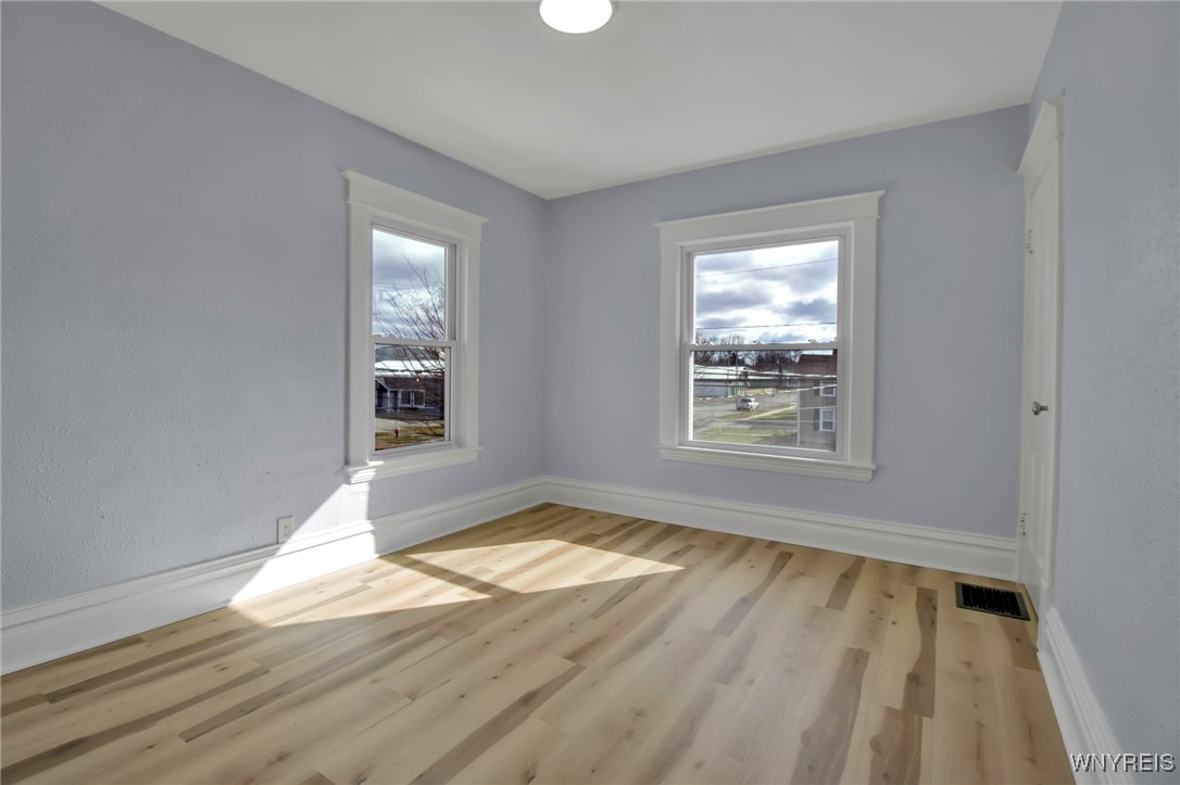 Shelby, New York 14103, United States, 4 Bedrooms Bedrooms, ,1 BathroomBathrooms,Residential,Active,94177