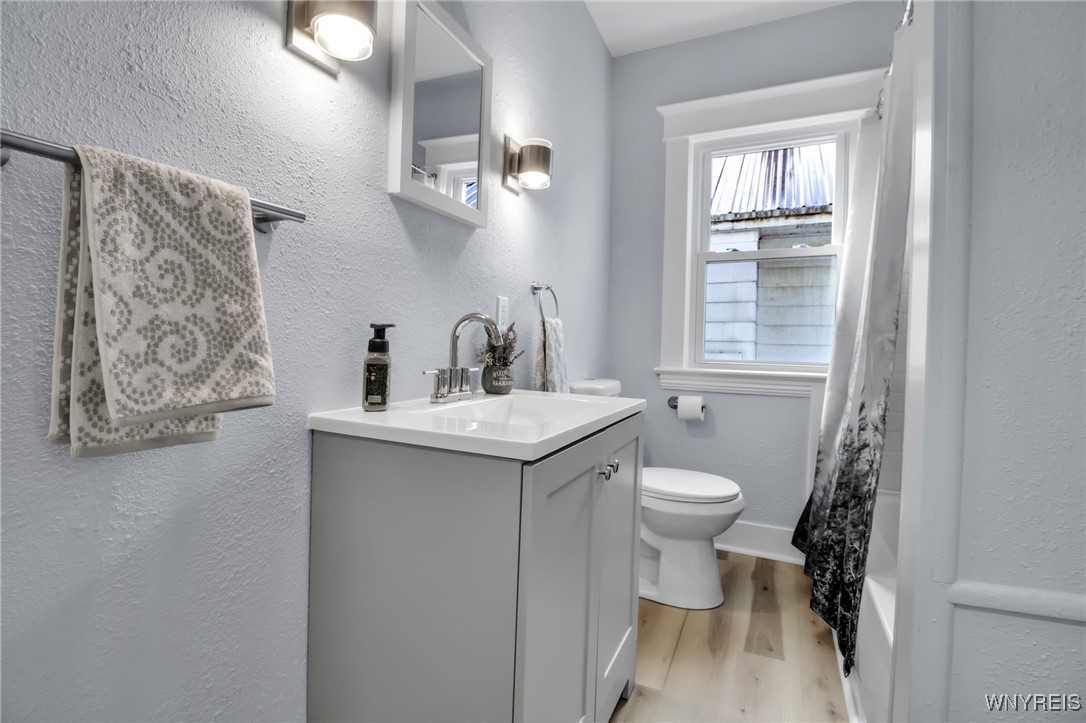 Shelby, New York 14103, United States, 4 Bedrooms Bedrooms, ,1 BathroomBathrooms,Residential,Active,94177