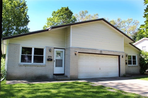 Photo of 111 Sunshine Drive #RIGHT, Amherst, NY 14228 (MLS # B1726064)