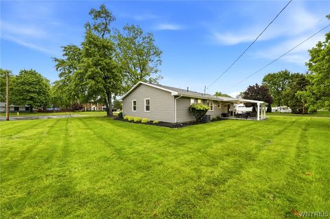 Tiny photo for 4 Woodward Court, West Seneca, NY 14224 (MLS # B1675875)