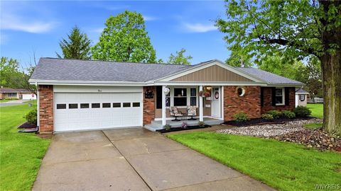 Photo of 4 Woodward Court, West Seneca, NY 14224 (MLS # B1675875)