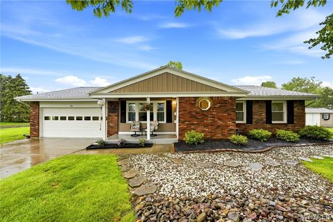 Tiny photo for 4 Woodward Court, West Seneca, NY 14224 (MLS # B1675875)