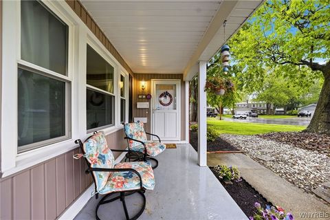 Tiny photo for 4 Woodward Court, West Seneca, NY 14224 (MLS # B1675875)