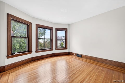 Tiny photo for 289 Auburn Avenue, Buffalo, NY 14213 (MLS # B1693457)
