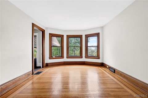Tiny photo for 289 Auburn Avenue, Buffalo, NY 14213 (MLS # B1693457)