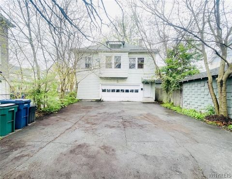 Photo of 115 Stratford Road, Buffalo, NY 14216 (MLS # B1682141)