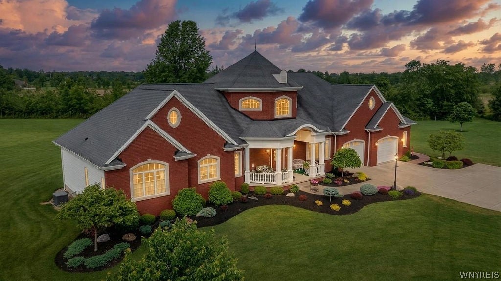 6976 Mystic Court
