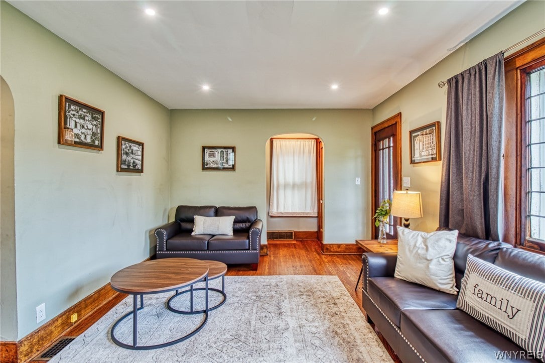 237 W Girard Boulevard