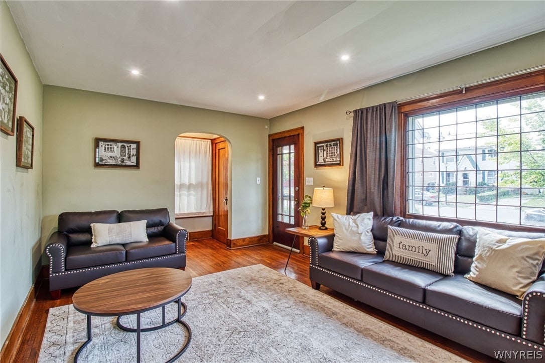 237 W Girard Boulevard