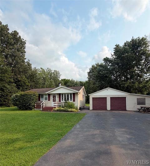 Tiny photo for 9304 Fisk Road, Royalton, NY 14001 (MLS # B1702454)