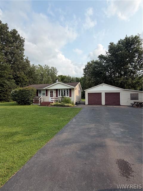 Tiny photo for 9304 Fisk Road, Royalton, NY 14001 (MLS # B1702454)