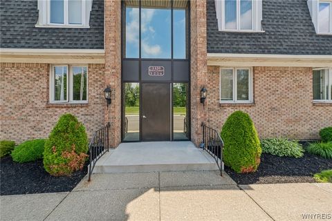 Photo of 1439 N Forest Road #5, Amherst, NY 14221 (MLS # B1693560)