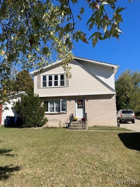 Photo of 341 Sundridge Drive #Upper, Amherst, NY 14228 (MLS # B1642254)