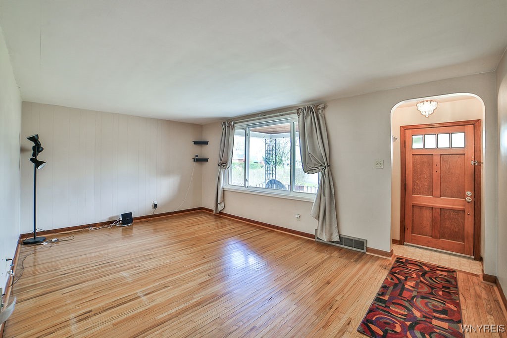 51 Clearvale Drive, Cheektowaga, New York image 9