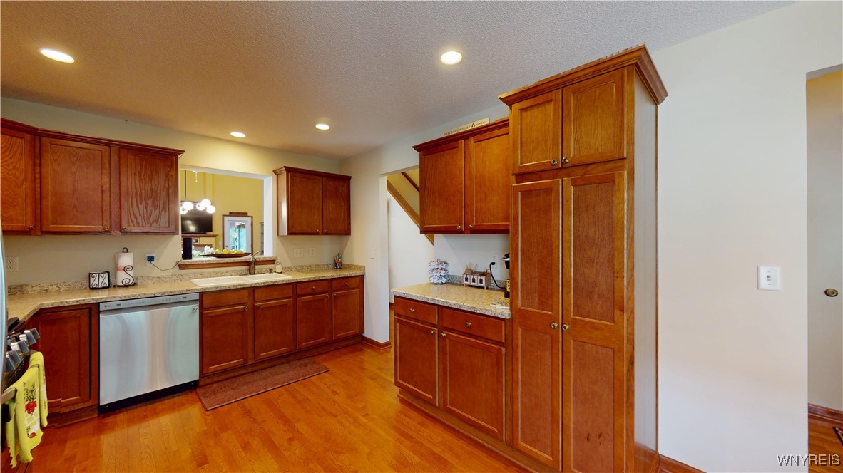 27 Hickory Grove Lane, Cheektowaga, New York image 5