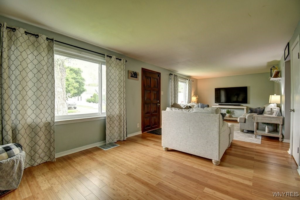 12 S Huxley Drive, Cheektowaga, New York image 6