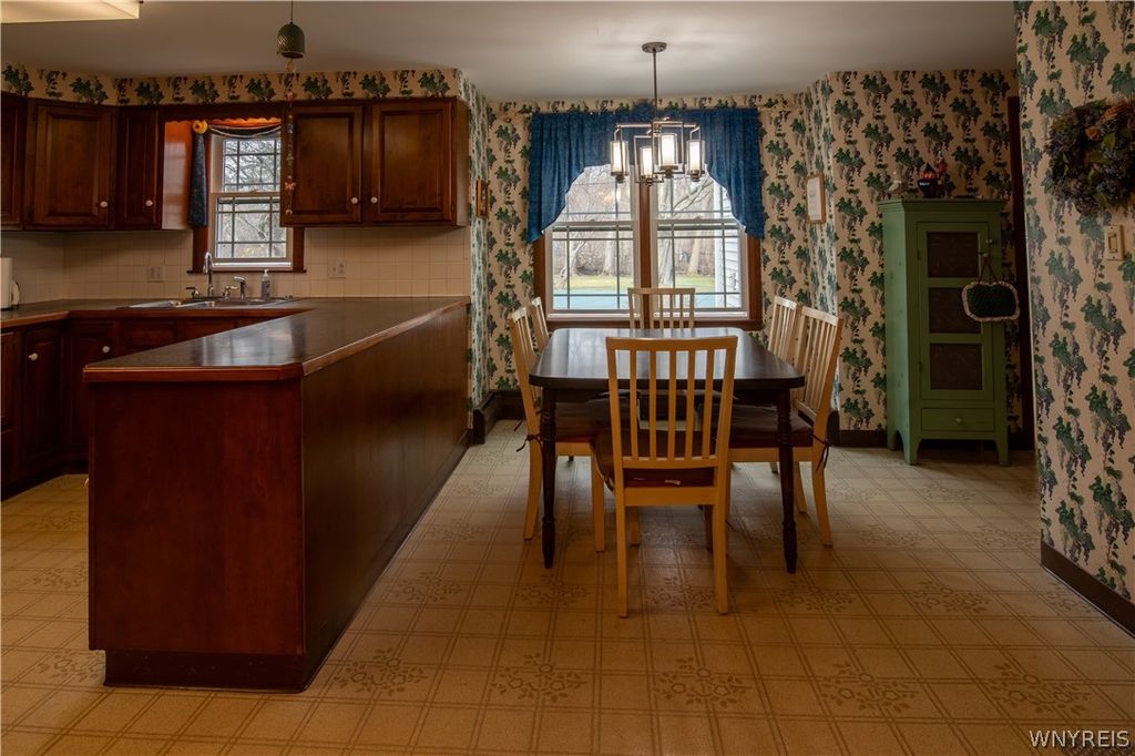 Photo of 42 Carriage Circle, Amherst, NY 14221 (MLS # B1666665)