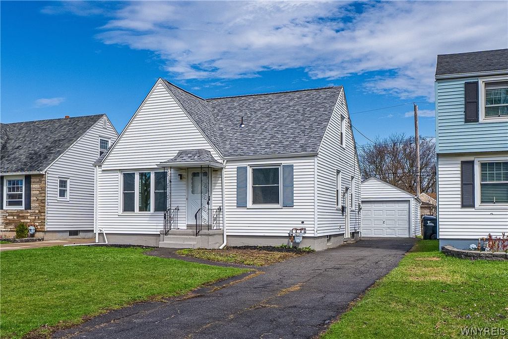 Photo of 420 Traverse Boulevard, Tonawanda, NY 14223 (MLS # B1673438)