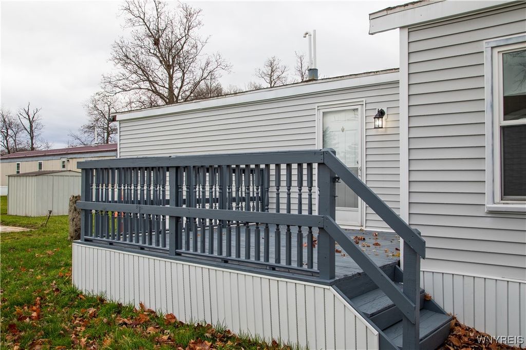 Photo of 50 S Roxbury Drive, Hamburg, NY 14075 (MLS # B1652684)