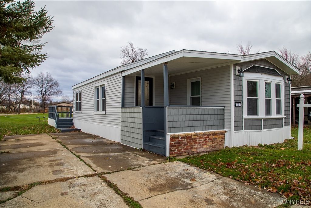 Photo of 50 S Roxbury Drive, Hamburg, NY 14075 (MLS # B1652684)