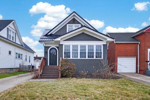 Photo of 121 Ridgewood Road, Buffalo, NY 14220 (MLS # B1670140)