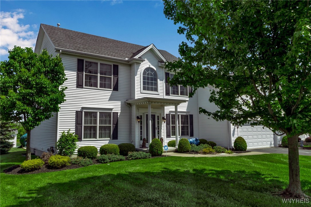 5623 Field Brook Drive, Clarence, New York image 1