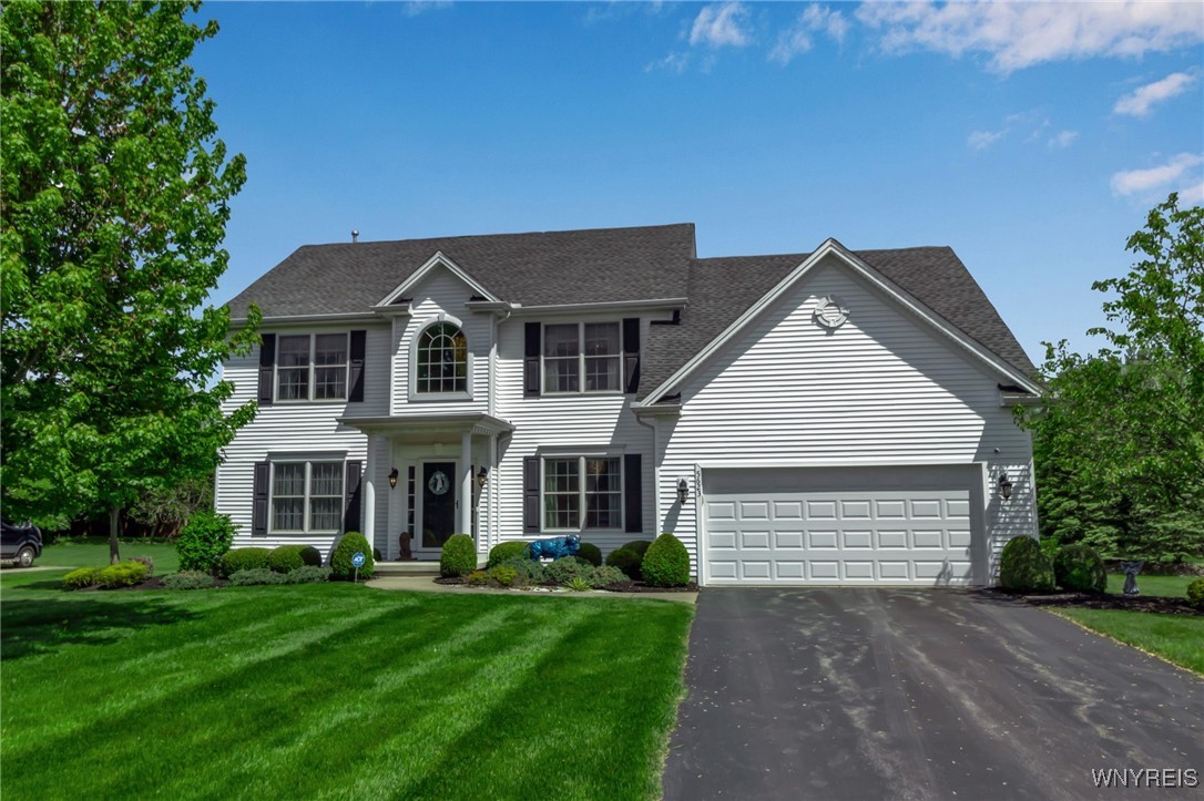 5623 Field Brook Drive, Clarence, New York image 2