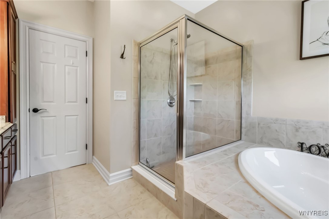 5623 Field Brook Drive, Clarence, New York image 13