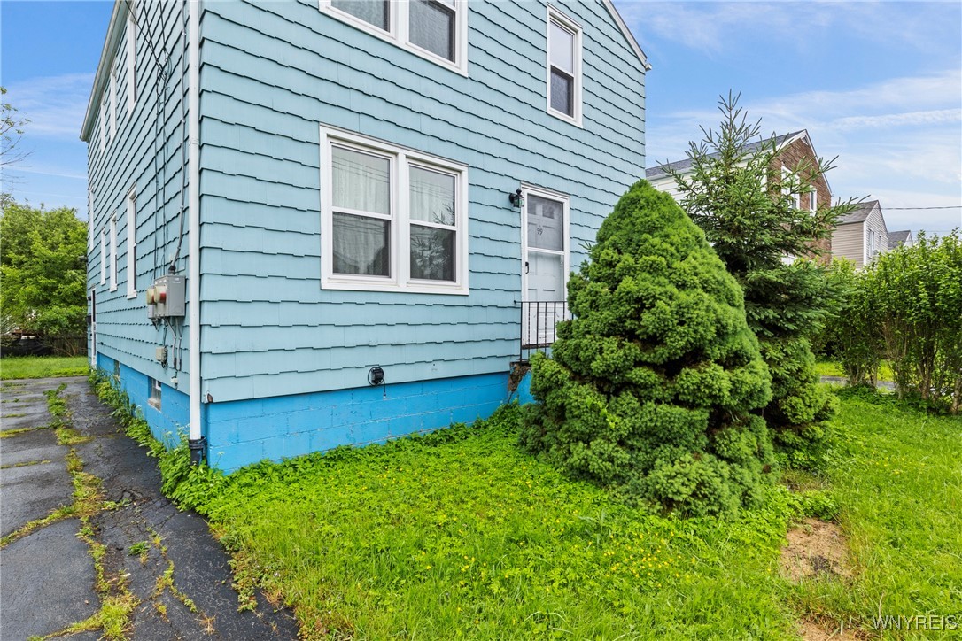 99 Kamper Avenue