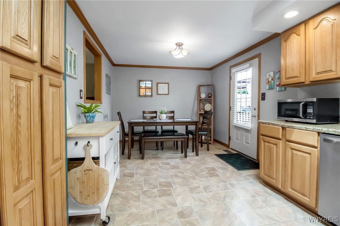 219 Oakhill Drive, Hamburg, New York image 11