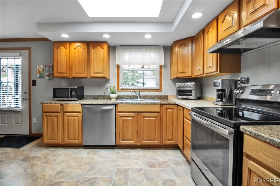 219 Oakhill Drive, Hamburg, New York image 7
