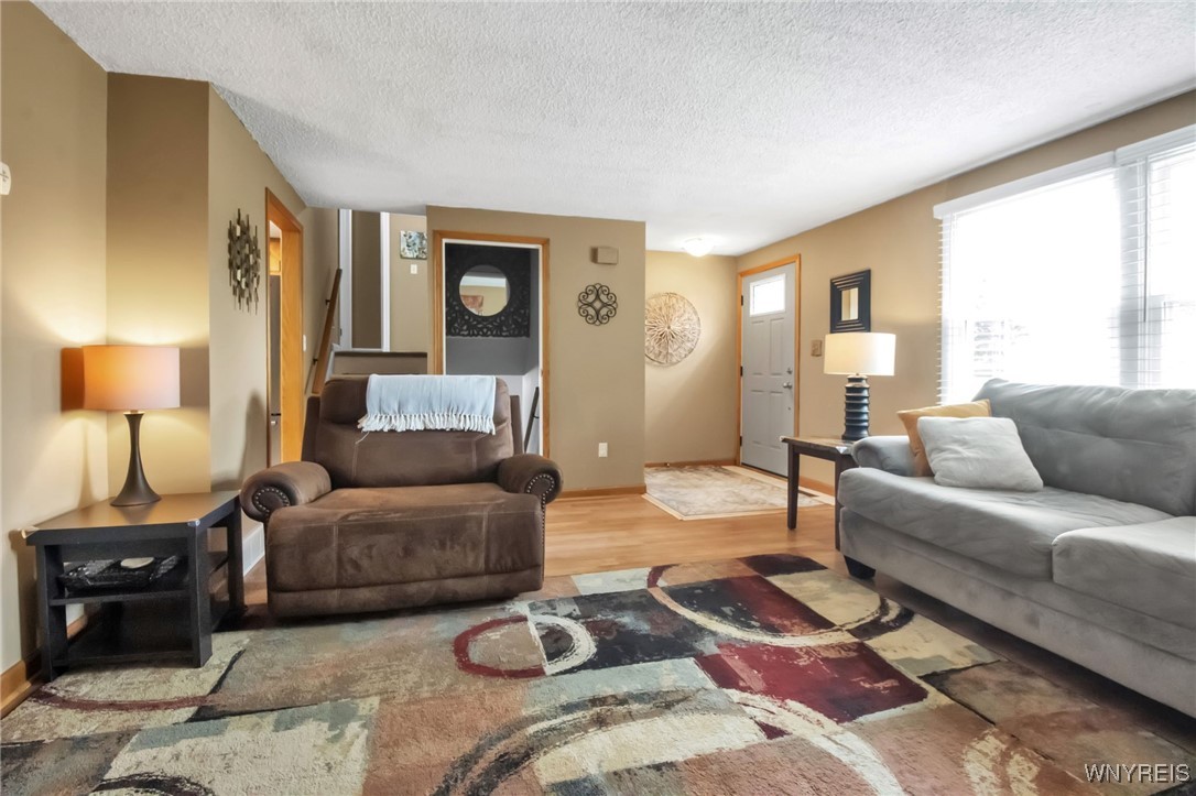 219 Oakhill Drive, Hamburg, New York image 4