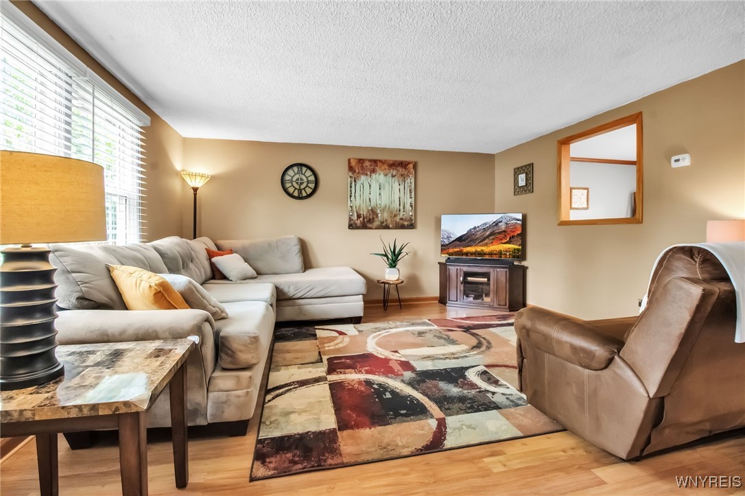 219 Oakhill Drive, Hamburg, New York image 3
