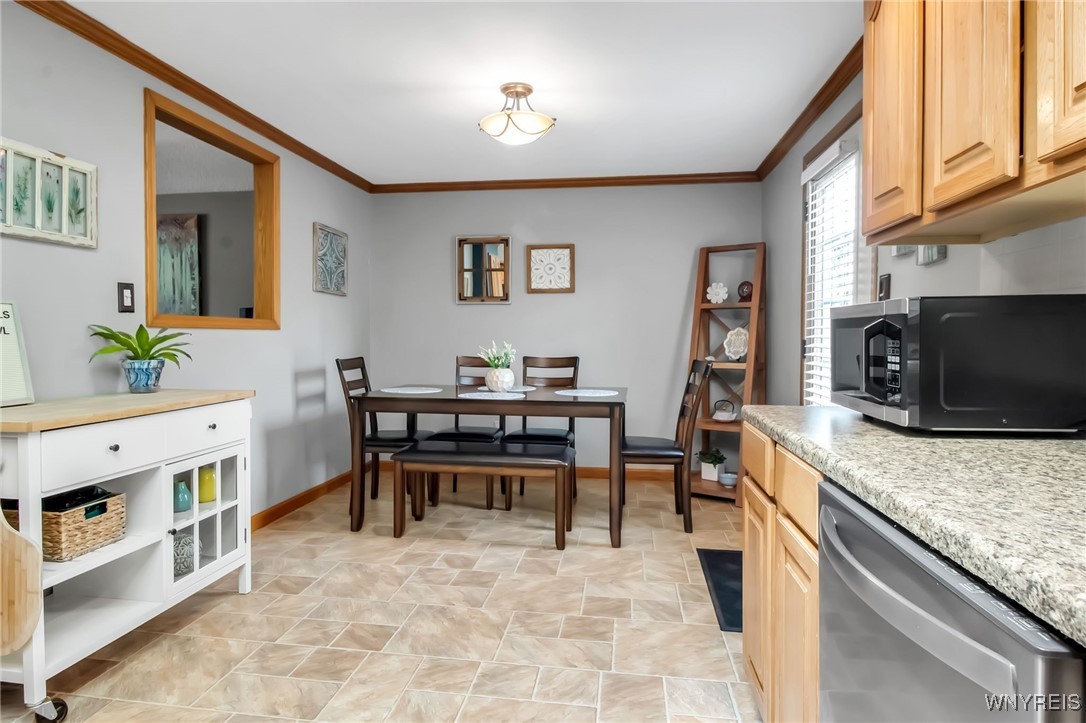219 Oakhill Drive, Hamburg, New York image 12