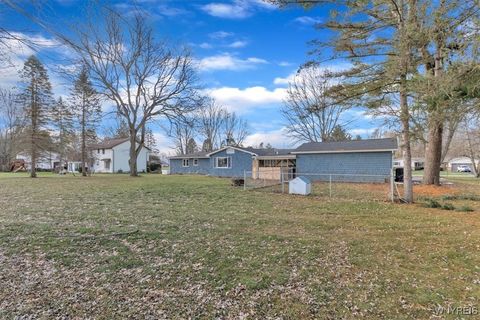 Tiny photo for 1073 Lyndale Lane, Marilla, NY 14059 (MLS # B1655706)