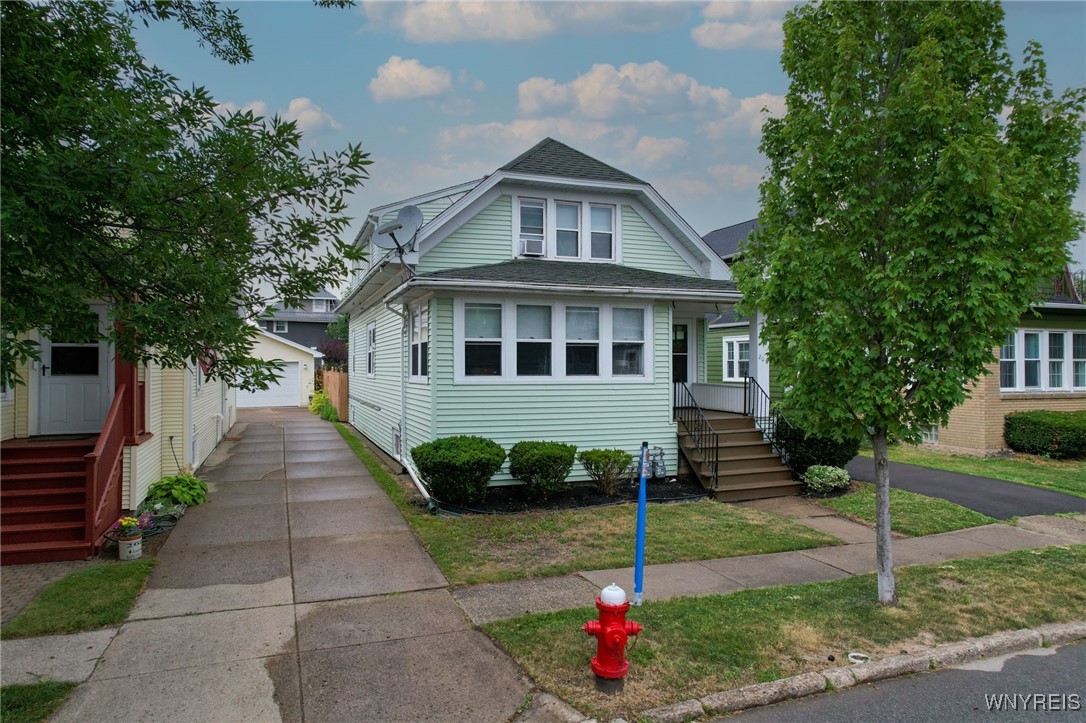 204 E Hazeltine Avenue