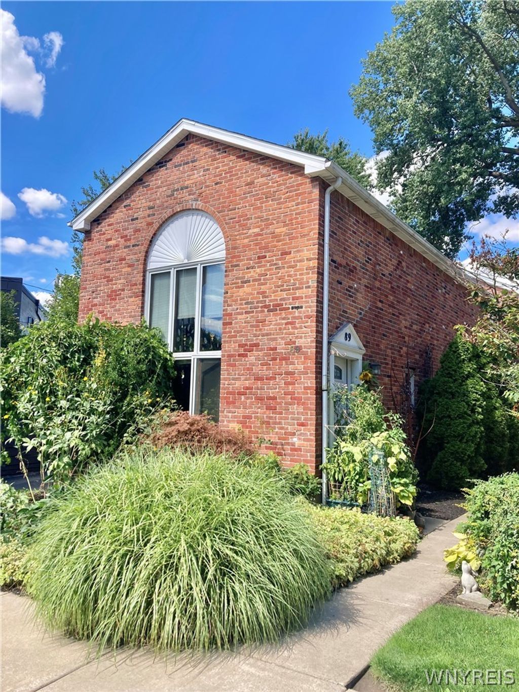 Photo of 89 Johnson Park #4, Buffalo, NY 14201 (MLS # B1664698)