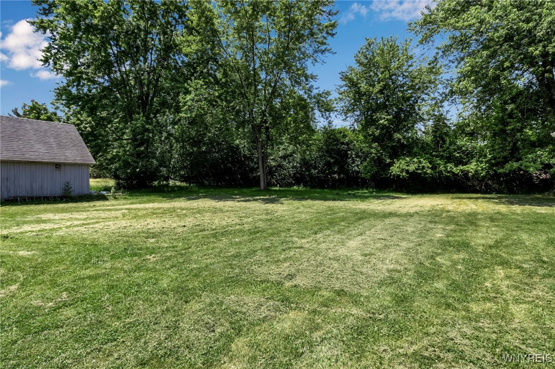6084 Versailles Road, Hamburg, New York image 4