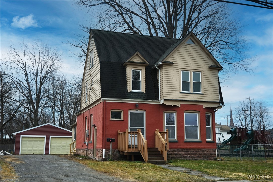 118 Caroline Street, Albion, New York image 1
