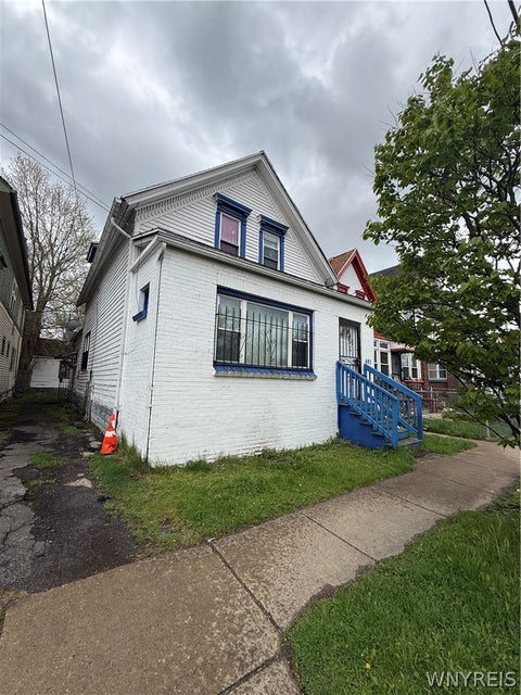 Homes For Sale - 681 Best Street<br/> Buffalo, NY 14211