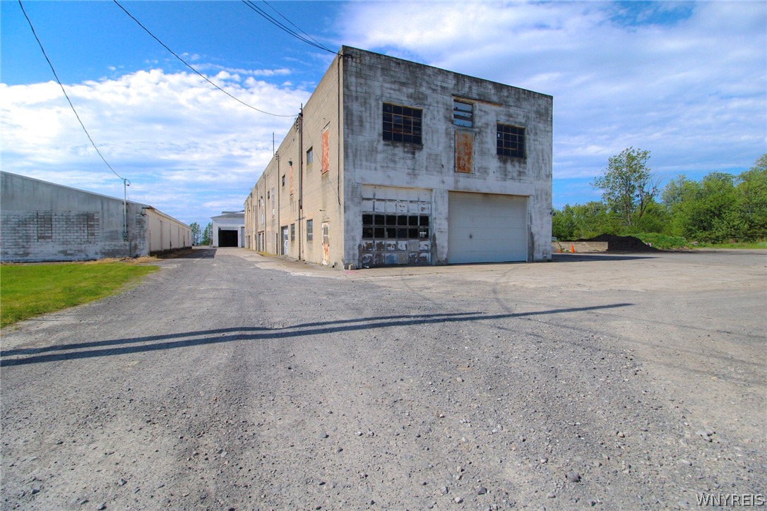 2231 Youngstown Wilson Road