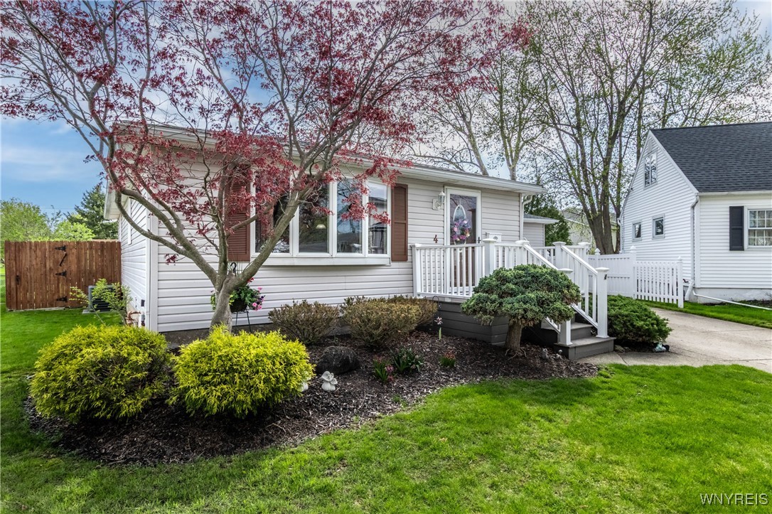 4 Rondelay Court, Cheektowaga, New York image 2