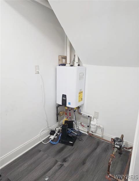 Tiny photo for 7 Lindbergh Court, Cheektowaga, NY 14225 (MLS # B1689894)