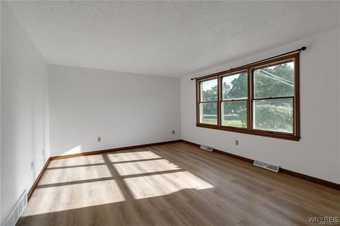 Tiny photo for 276 Tennyson, Amherst, NY 14221 (MLS # B1655471)